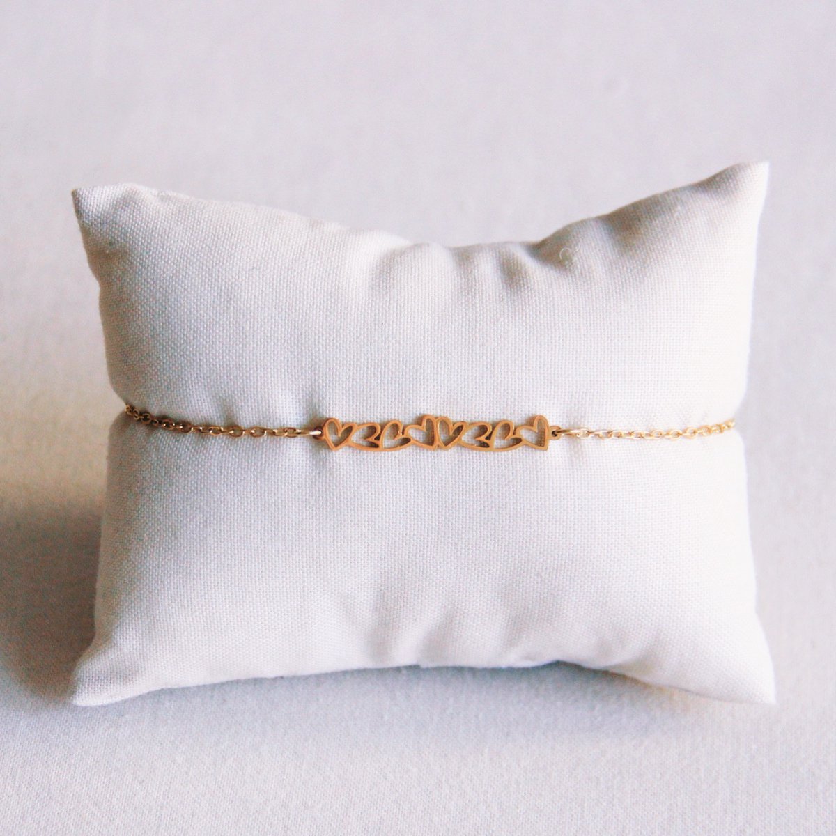Armband mit Herzen