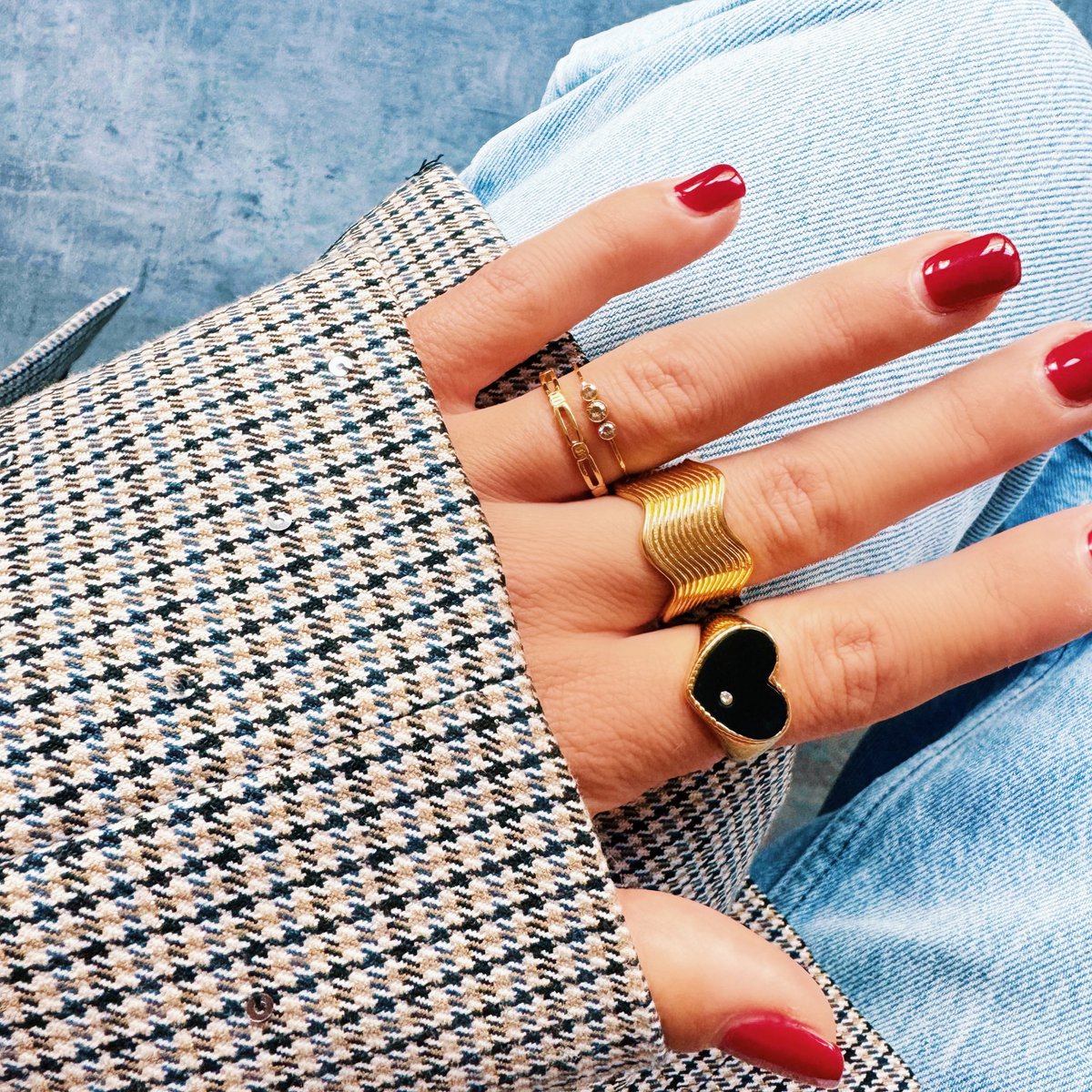 Herzring mit schwarzem Inlay & Zirkonia