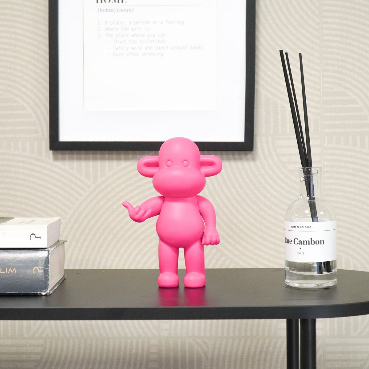 Affenfigur "The Legend" - 11x7x19cm - Pink