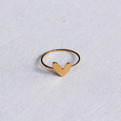 Minimalistischer Ring mit Herz