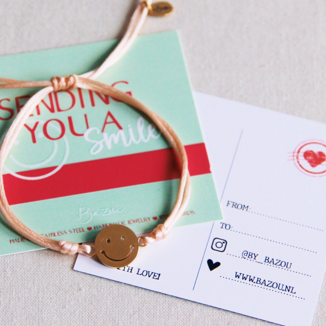 Wishcard mit Satinarmband - SENDING YOU A SMILE