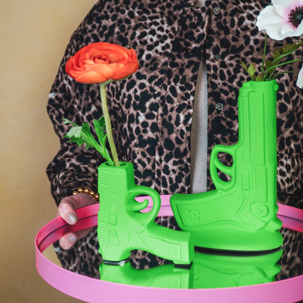Vase - Gun - Neon Grün - 15x9x23cm