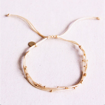 Vierfach -Satinarmband mit Perlen - Sand