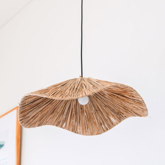 Boho Lampenschirm – Deckenleuchte – Natürliche Pendelleuchte – Handgefertigte Deckenlampe aus Raffia TAMPAH (Ø 53 cm)