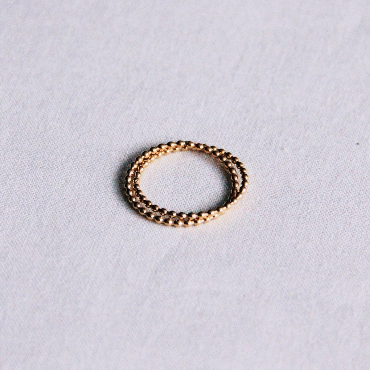 Doppelter gepunkteter Ring