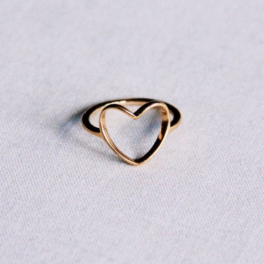 Ring mit offenem Herzen