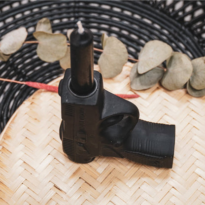 Kerzenhalter „Waffe“