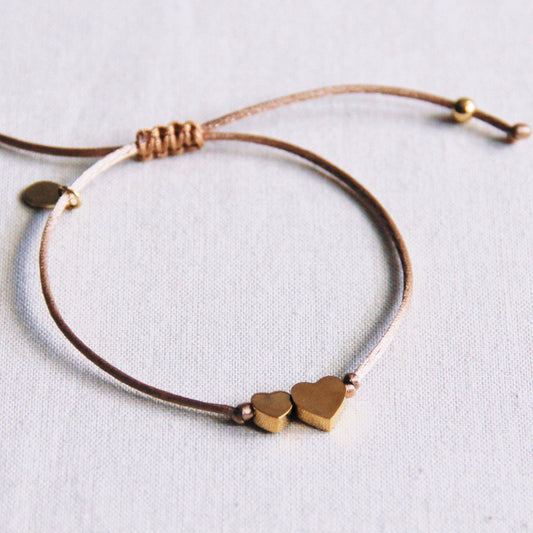 Satinarmband mit kleinem und großem Herz - Taupe/Gold