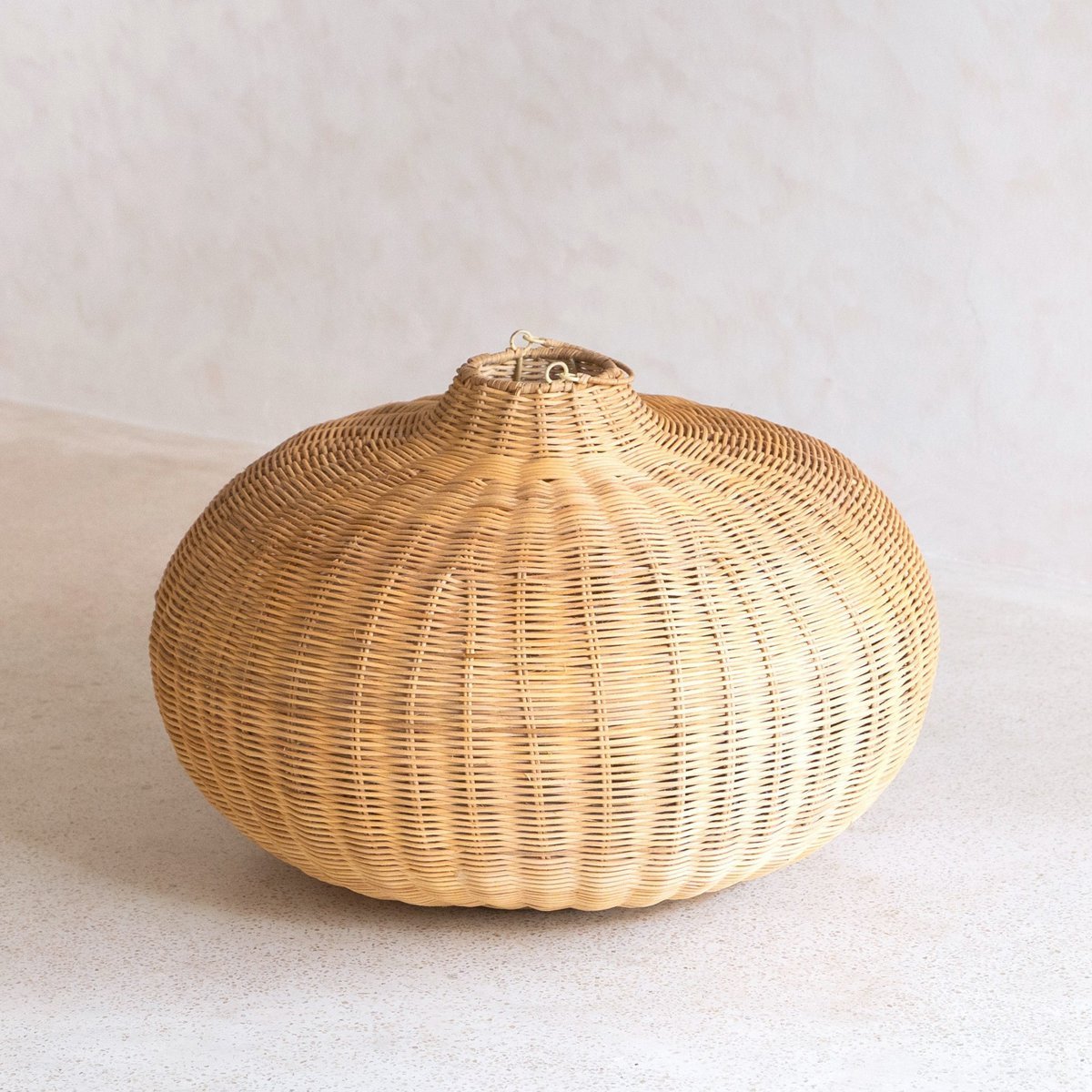 Großer Rattan - Lampenschirm - Runde Boho -Anhänger Licht - handgefertigte Rattan -Hängelampe - Naturfaser gewebter Lampenschirm (Ø 56 cm) Anjani