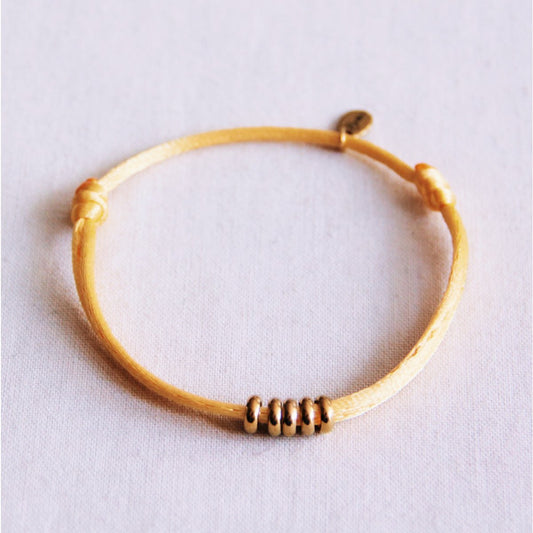 Satinarmband mit Ringen – Gelb/Gold