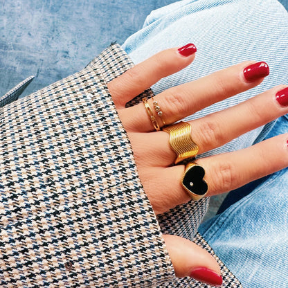 Herzring mit schwarzem Inlay & Zirkonia