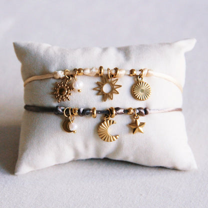 Satin-Charmearmband mit Sonne und Mini-Perle - Sand