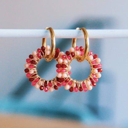 Ohrring mit runder Facettenanhänger - rosa/rote Mischung
